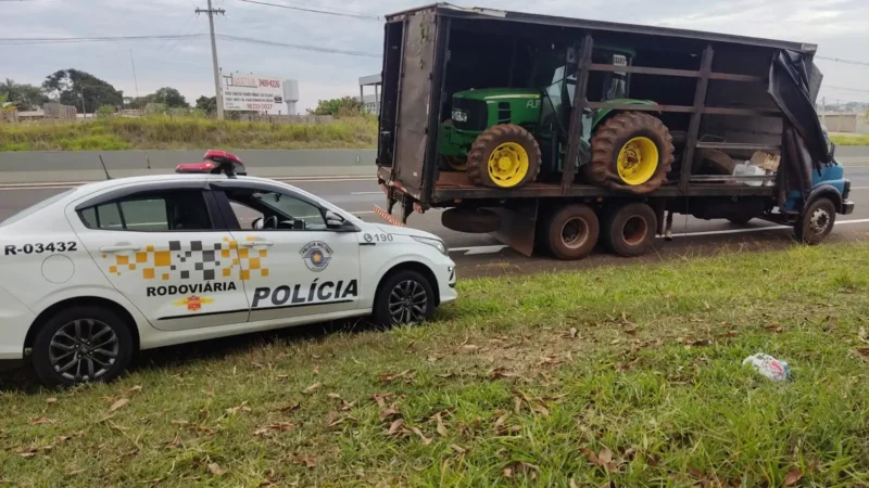 Polícia Militar Rodoviária recupera trator e agrotóxicos roubados; motorista é preso em flagrante