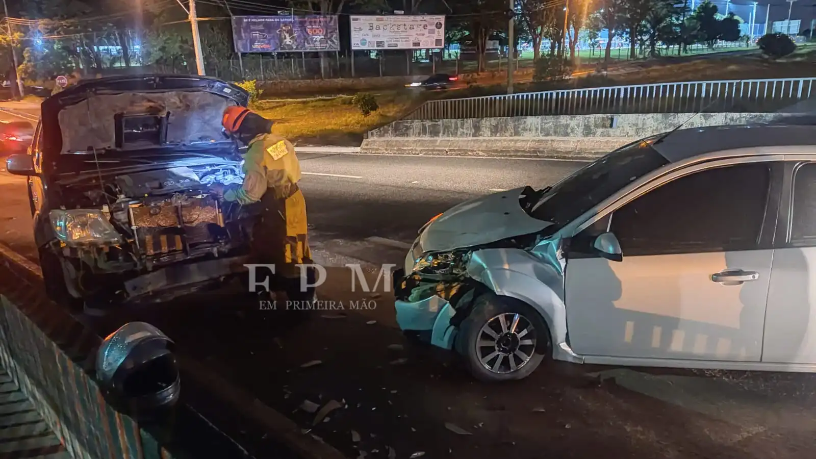 Motorista sofre mal súbito, entra na contramão e provoca acidente em avenida movimentada de Franca