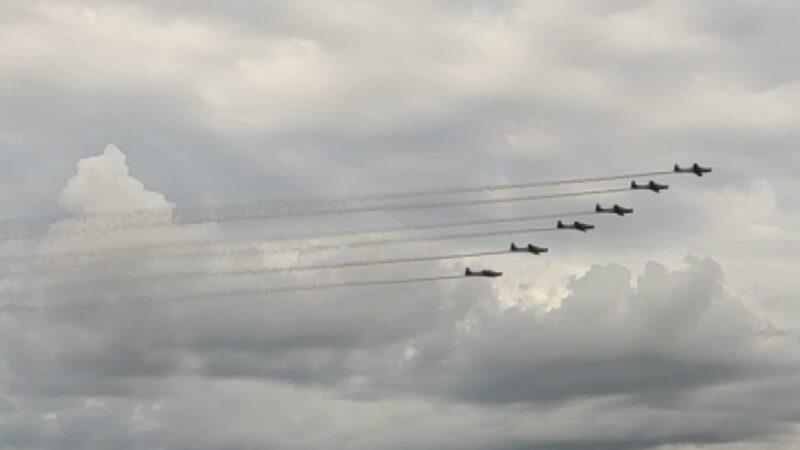 Esquadrilha da Fumaça encanta público em evento no Aeroclube de Franca