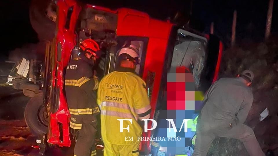 Grave acidente na rodovia Cândido Portinari deixa caminhoneiro ferido