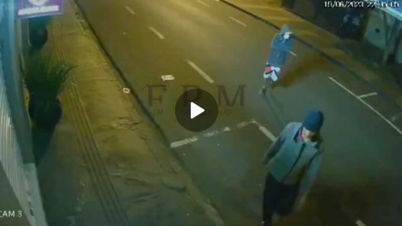 Criminosos invadem e furtam loja de roupas na área central de Franca