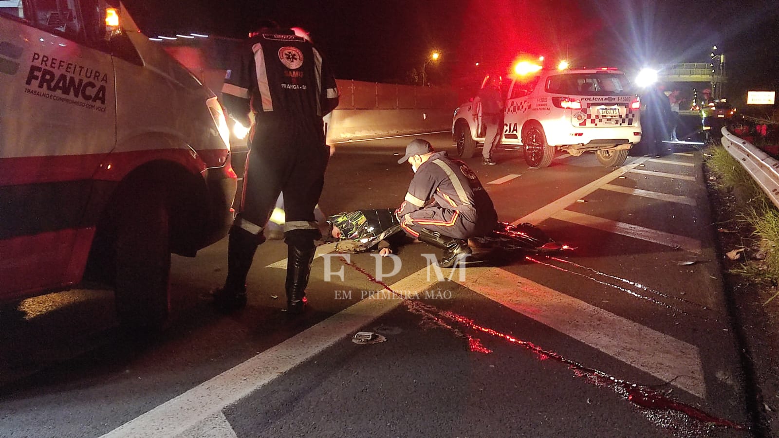Motorista foge após atropelar e matar motociclista em rodovia de Franca