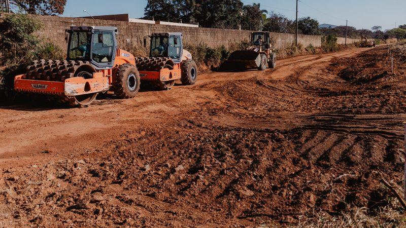 Prefeitura inicia pavimentação da Avenida Sidney Romeu de Andrade