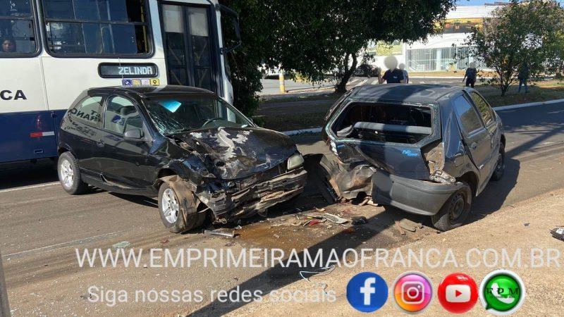 Motorista fica ferido após colidir em carro estacionado no Distrito Industrial em Franca