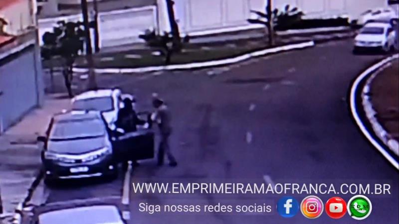 Bandido tenta fugir com carro roubado, mas acaba baleado e preso