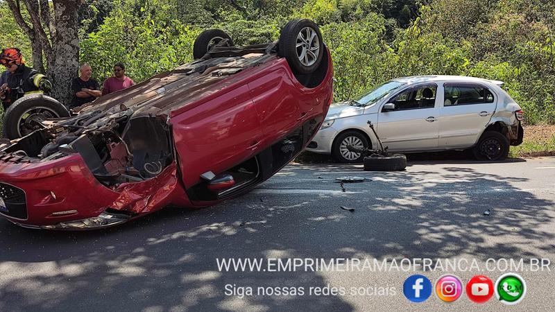 Motorista fica ferido após capotamento em Franca