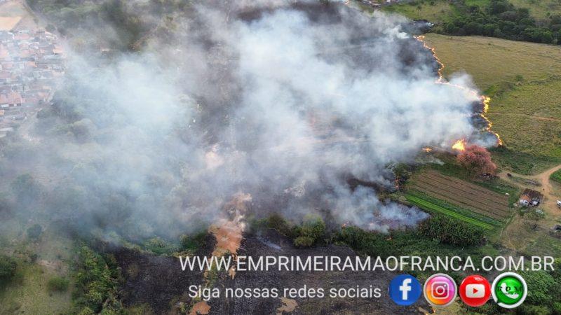 Incêndios de grandes proporções destroem áreas de mata em Franca