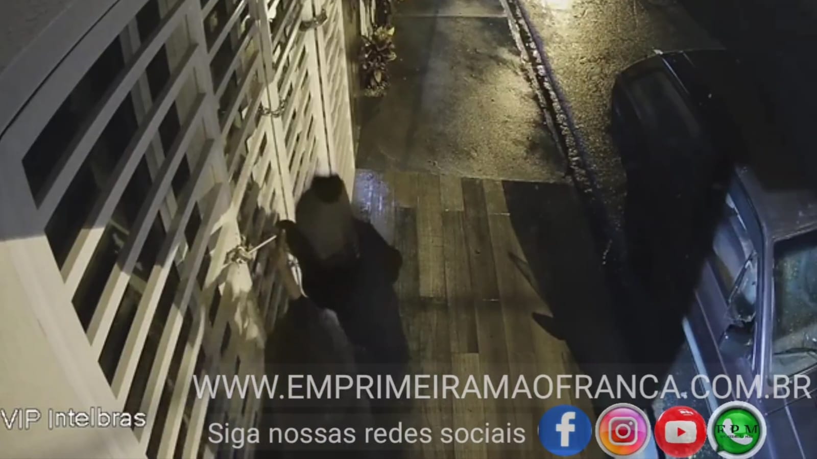 Câmeras flagram bandidos invadindo e furtando açougue na Vila Formosa em Franca