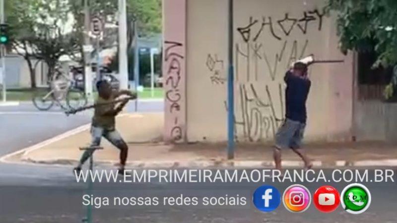 Luta medieval: uma confusão entre moradores em situação de rua foi registrada na Estação em Franca