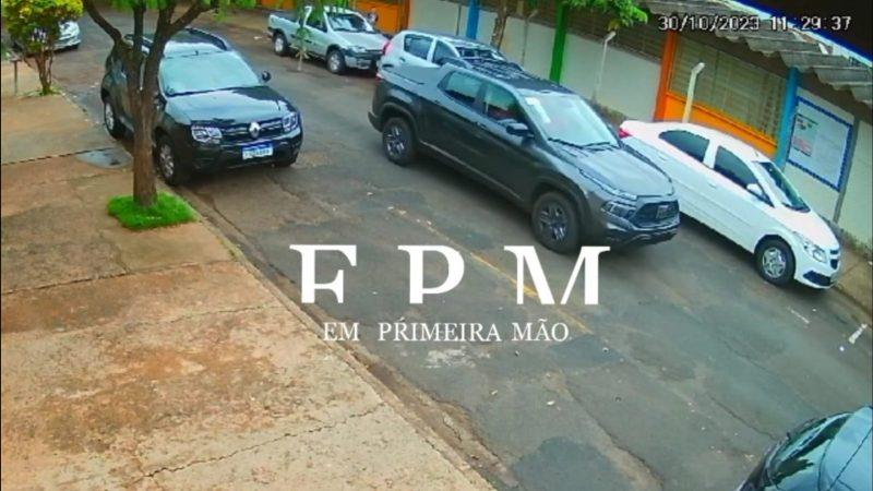 Criminosos rendem e roubam caminhonete de professora em Franca