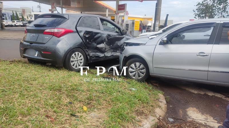 Bandidos sequestram jovem, roubam carro e na fuga causam acidente em Franca