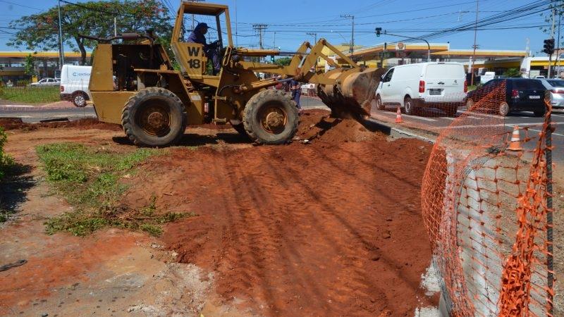 Obras na rotatória do São Joaquim em Franca estão em andamento