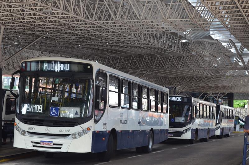 Emdef amplia horários de ônibus neste fim de ano