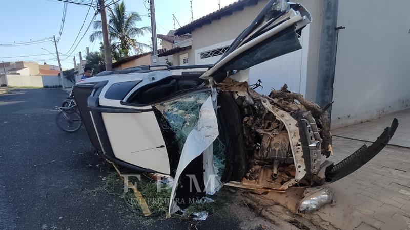 Motorista sai praticamente ileso após sofrer um grave acidente em Franca 