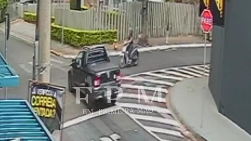 MOTOCICLISTA FICA FERIDA APÓS COLISÃO COM VEÍCULO EM FRANCA