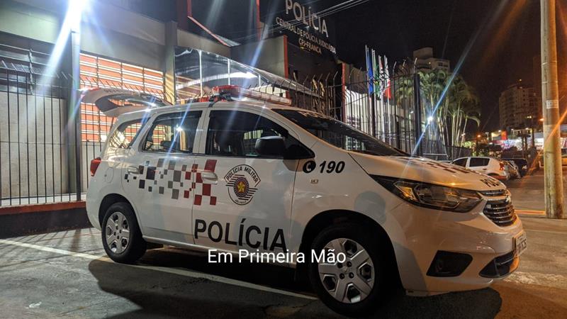 Homem é preso pela Polícia Militar após espancar irmã em Restinga