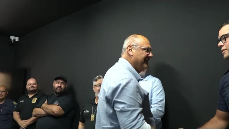 Equipe da DISE de Franca e o Prefeito Alexandre Ferreira realiza visita a Central de Monitoramento