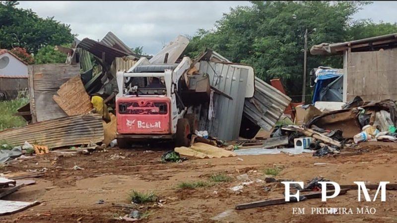 Reintegração de posse é realizada com sucesso em terreno invadido por moradores de rua na Vila Formosa, em Franca