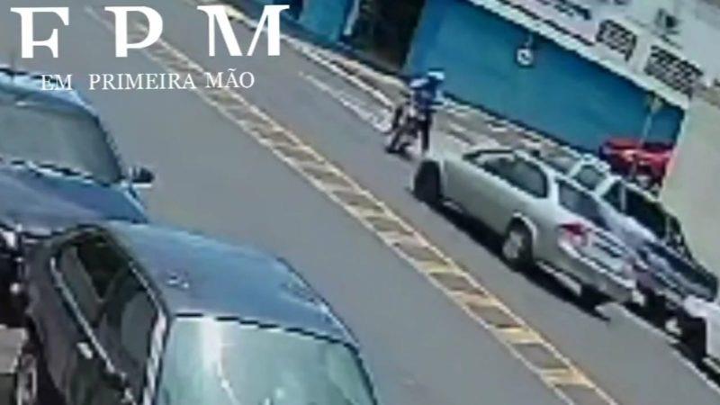 Colisão entre moto e carro deixa mulher ferida em Franca