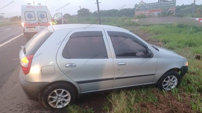 Motorista desvia de cachorro em rodovia, atravessa pista e acaba na contramão