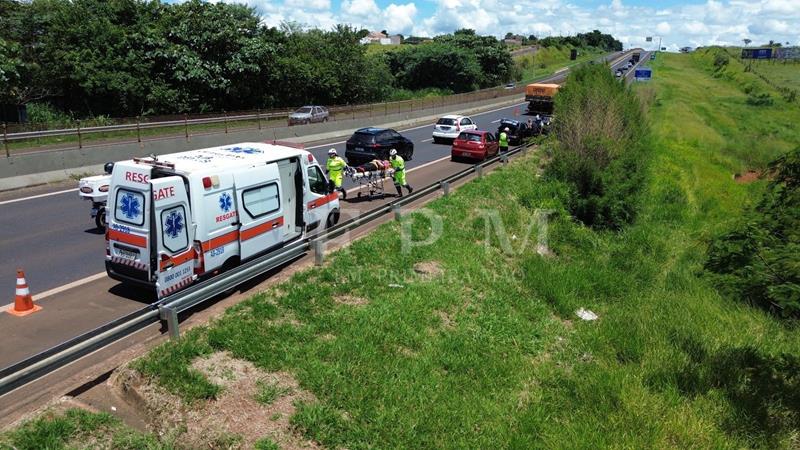 Engavetamento entre quatro veículos congestiona a Cândido Portinari, em Franca