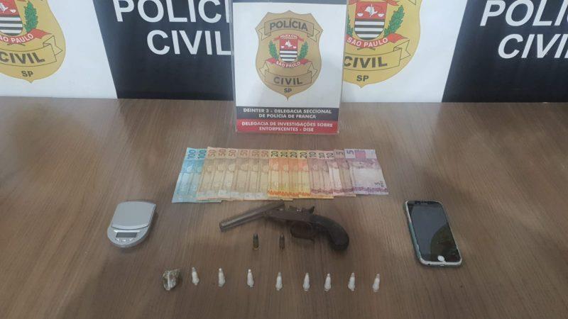 Traficante é preso pela Polícia Civil com drogas e arma de fogo em Franca