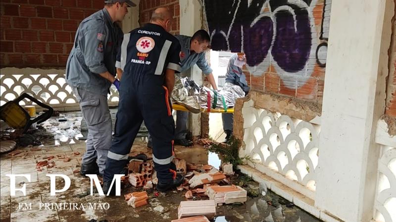 Morador em situação de rua é encontrado em poça d’água em prédio abandonado em Franca