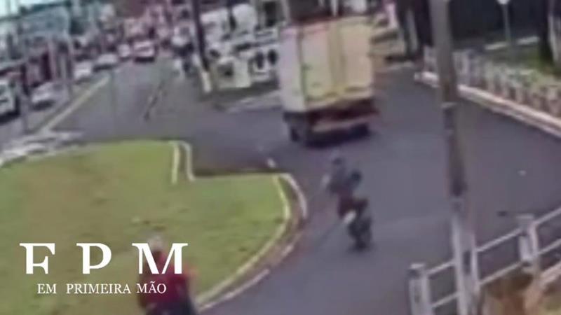 Motociclista Sofre Ferimentos Graves Após Colisão Com Caminhão Em Avenida De Franca Em 4968