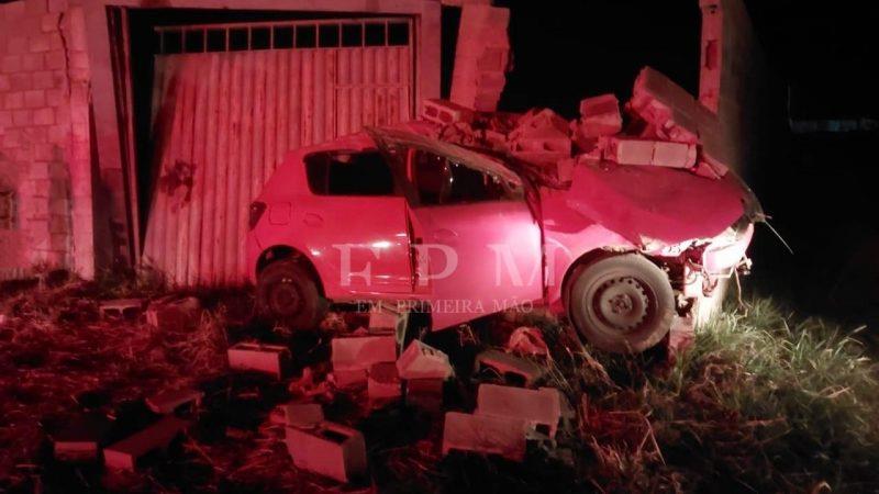 Jovem é socorrido com ferimentos graves após sofrer acidente em rodovia de Franca