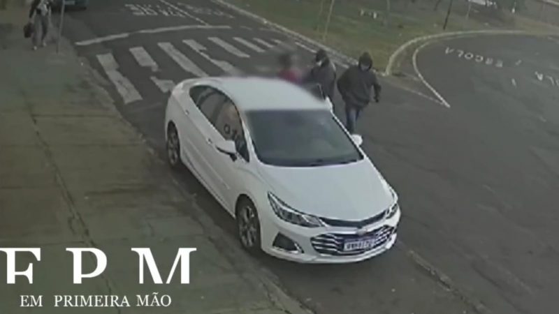 Bandidos rendem mulher com bebê e rouba veículo em Franca