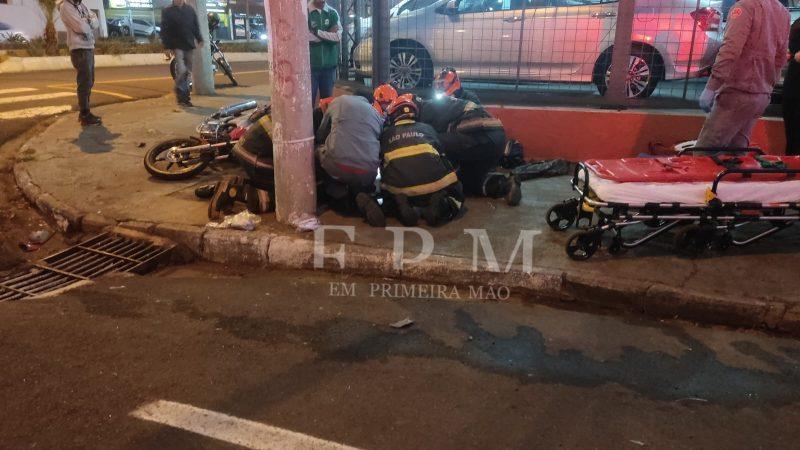 Motociclista sofre ferimento grave após ser atingido por veículo em Franca