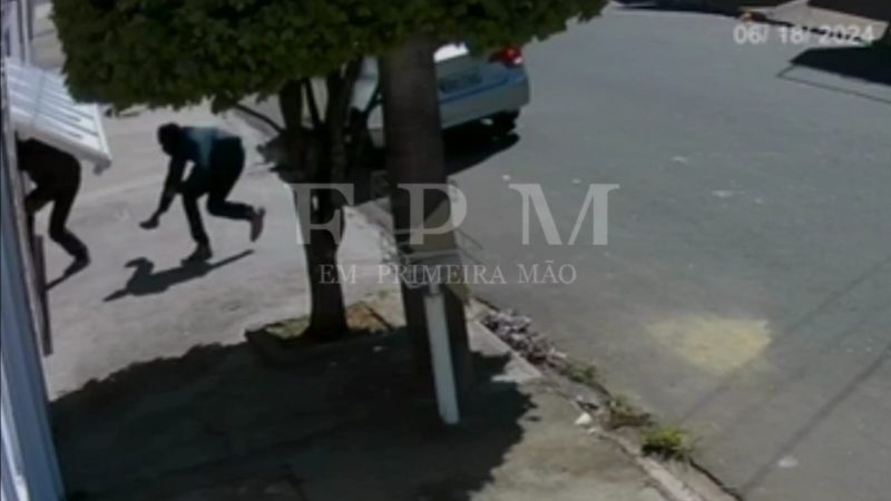 Bandidos usam carro roubado para roubar família no Vera Cruz em Franca