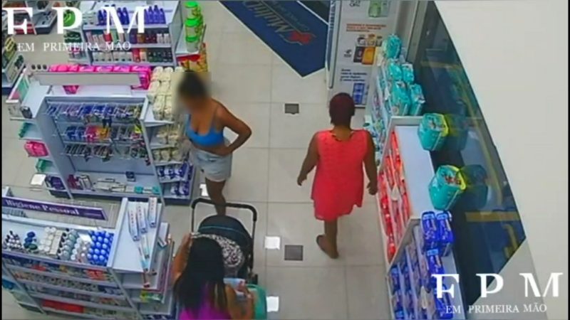 Criminosas são flagradas por câmeras de segurança furtando produtos em farmácia em Franca
