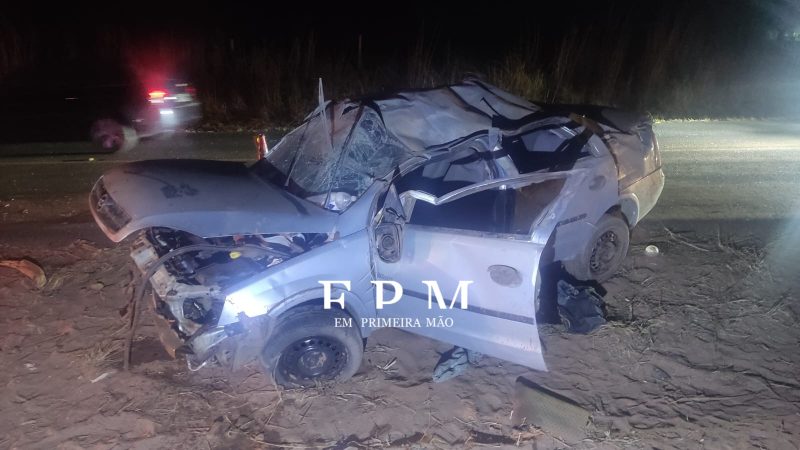 Motorista é socorrido em estado grave após capotamento na rodovia Tancredo Neves