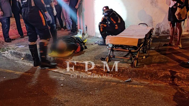 Colisão frontal entre carro e moto deixa motociclista com ferimentos graves