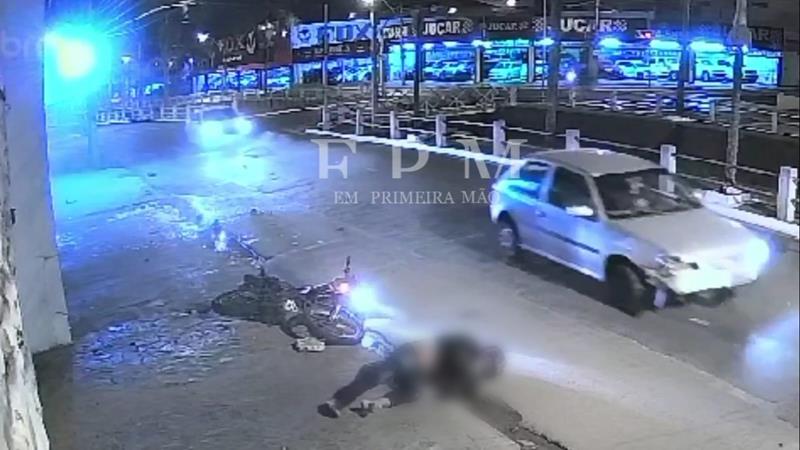 Motociclista é arremessado em colisão na avenida Doutor Hélio Palermo, em Franca