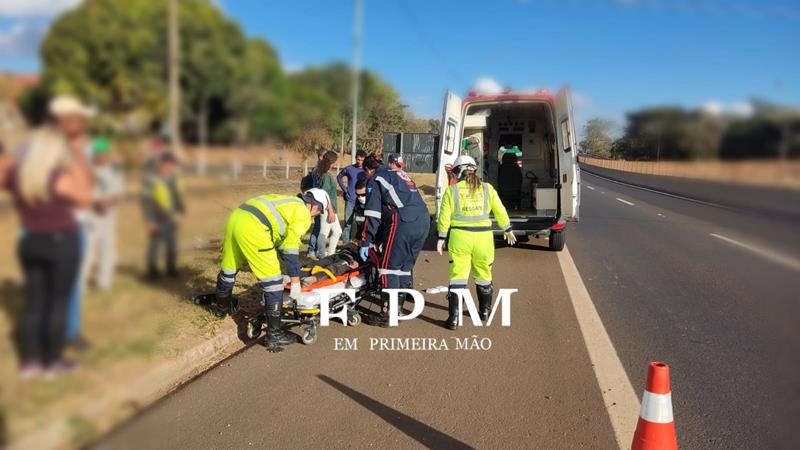 Homem é socorrido com ferimentos graves após ser atropelado na rodovia Cândido Portinari, em Franca