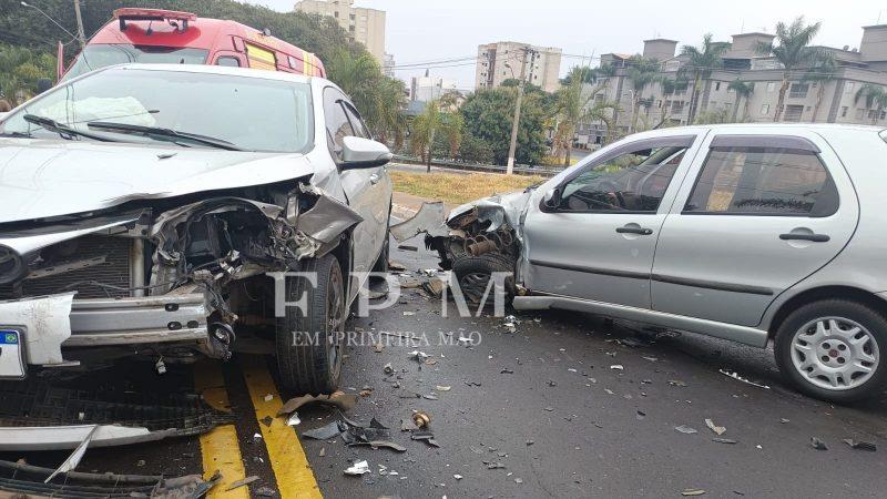 Colisão frontal deixa dois feridos no Jardim Piratininga, em Franca