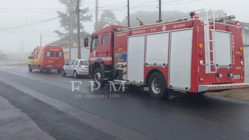 Incêndio em residência mobiliza equipes do Corpo de Bombeiros no City Petrópolis, em Franca