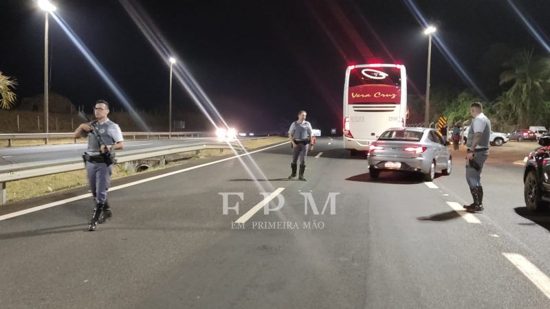 Troca de tiros durante roubo a carro-forte interdita rodovia Cândido Portinari 