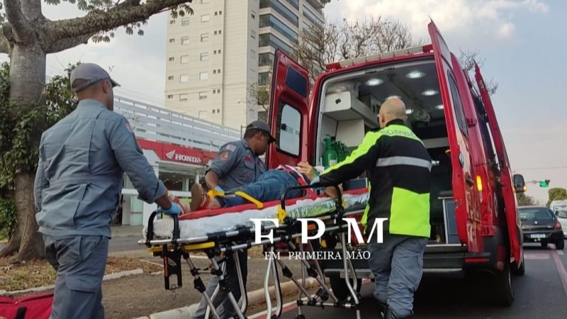 Idosa é socorrida após ser atropelada na Avenida Presidente Vargas, em Franca