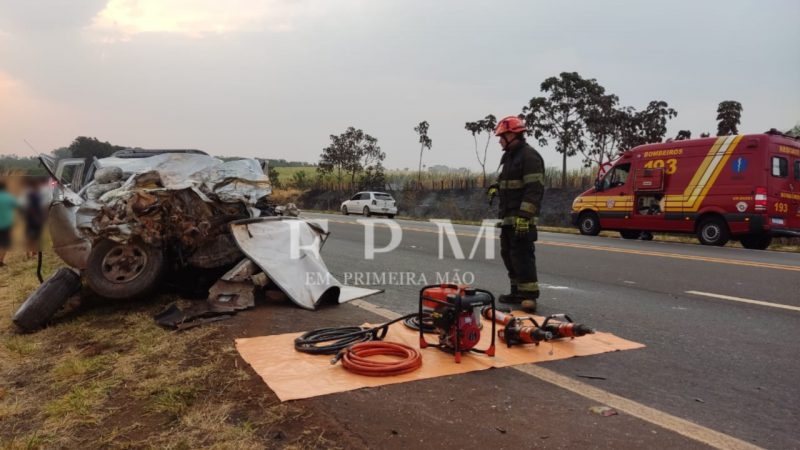 Motorista morre após colisão frontal na Fábio Talarico