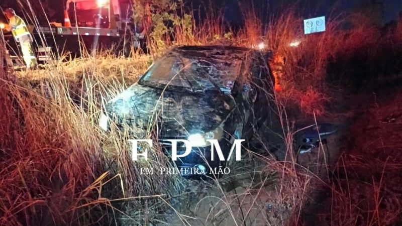 Capotamento deixa três feridos na rodovia Prefeito Fábio Talarico, em Franca