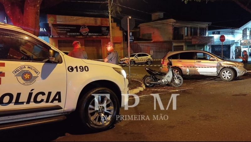 Câmera de segurança flagra acidente que deixou entregador gravemente ferido em Franca