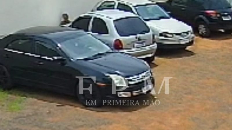 Criminoso é flagrado furtando bateria de carro no Jardim Guanabara, em Franca