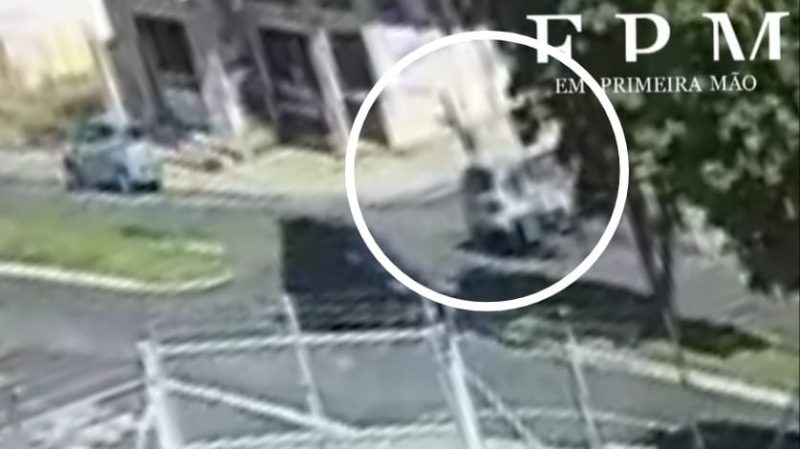 Motociclista fica ferido após ter a frente cortada por veículo em avenida de Franca