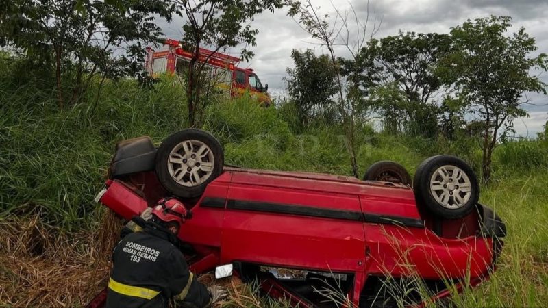 Uma pessoa morreu e outra ficou ferida em um grave acidente na rodovia da região